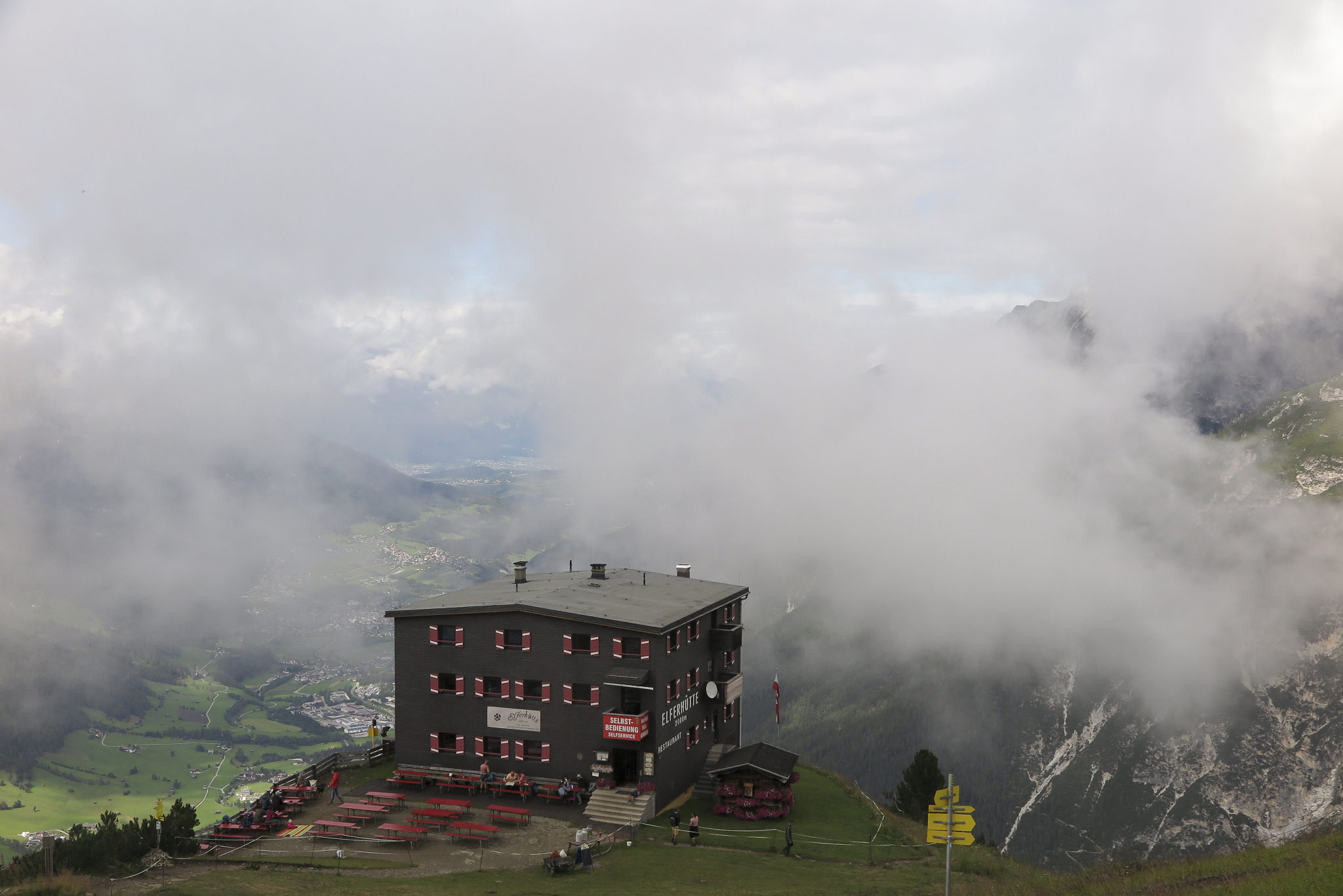 Zwölferspitze, Zwölfernieder